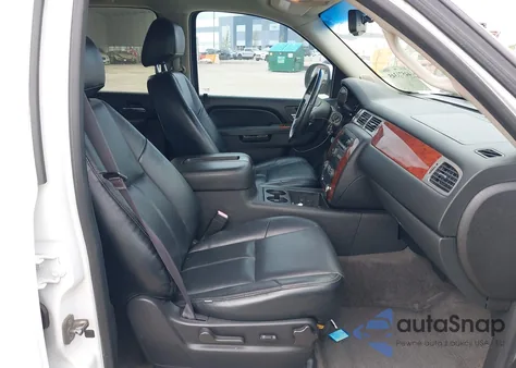 2013 Chevrolet Tahoe Ls z USA, uszkodzony, nr VIN 1GNSCAE03DR262988